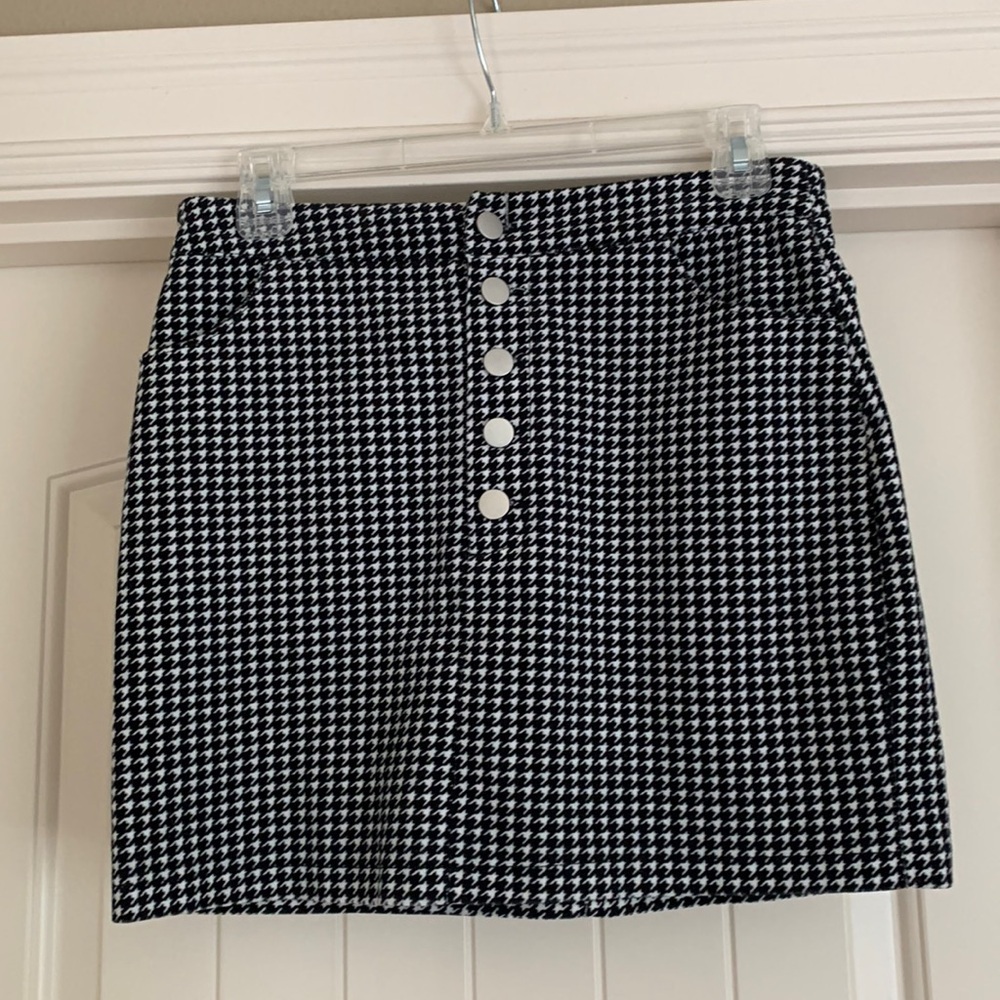 Forever 21 Black and White Skirt